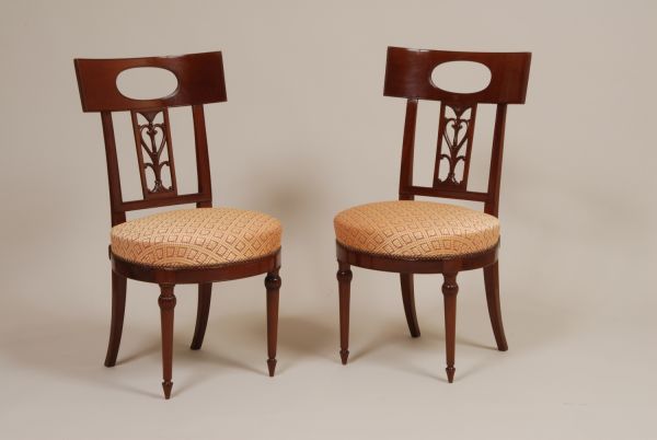 Chaise à dossier à rinceaux